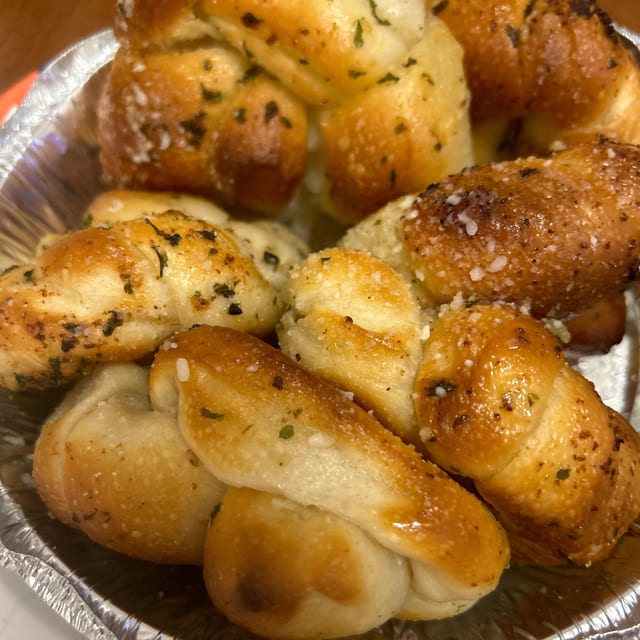 Garlic Knots.